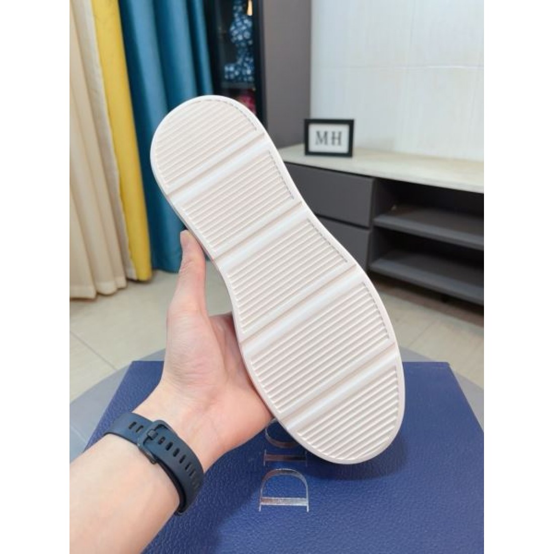 都会的 ミニマル 高評価 DIOR ディオール コピー カジュアルシューズ 洗練 安心感 