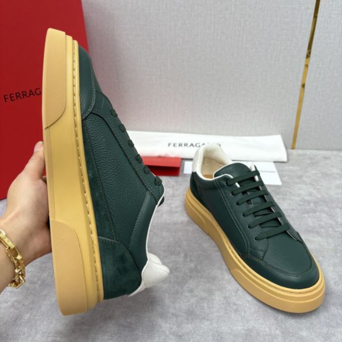 エレガント 正統派 上質感 FERRAGAMO フェラガモ コピー カジュアルシューズ