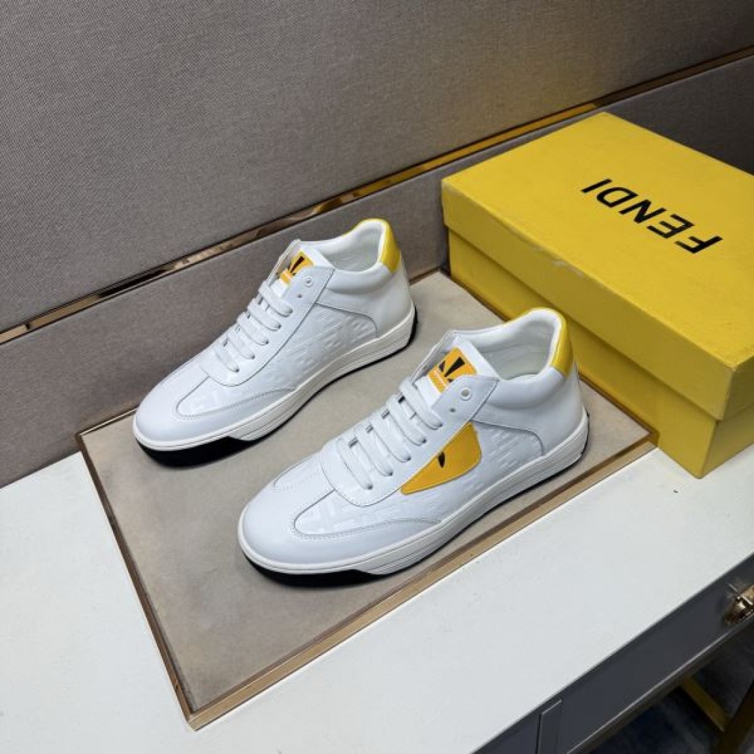 高級感 上品 洗練 FENDI フェンディ コピー カジュアルシューズ 定番 おしゃれ