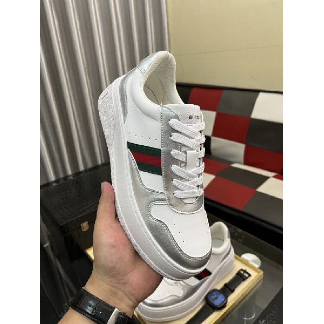  スタイリッシュ 高級感 GUCCI グッチ スーパーコピー カジュアルシューズ 洗練 安定感