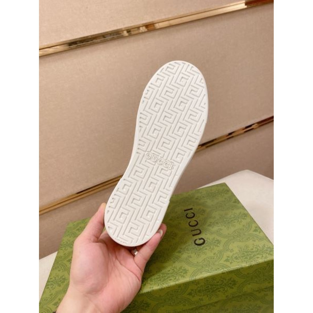 クラシック 高品質 GUCCI グッチ スーパーコピー カジュアルシューズ 落ち着き 定番