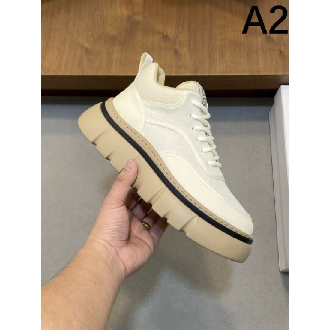 モダン 洗練 GIVENCHY ジバンシィ スーパーコピー カジュアルシューズ 都会的 上品