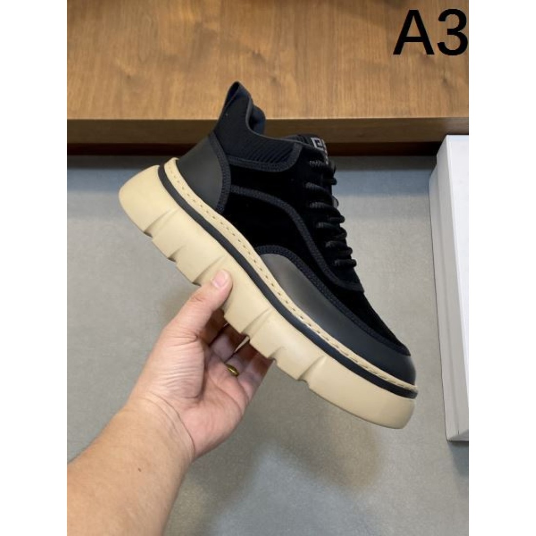 モダン 洗練 GIVENCHY ジバンシィ スーパーコピー カジュアルシューズ 都会的 上品