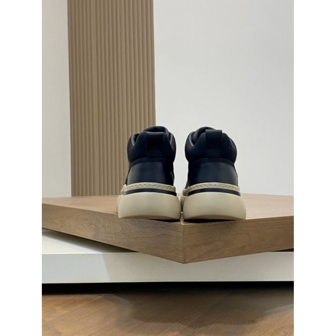 モダン 洗練 GIVENCHY ジバンシィ スーパーコピー カジュアルシューズ 都会的 上品