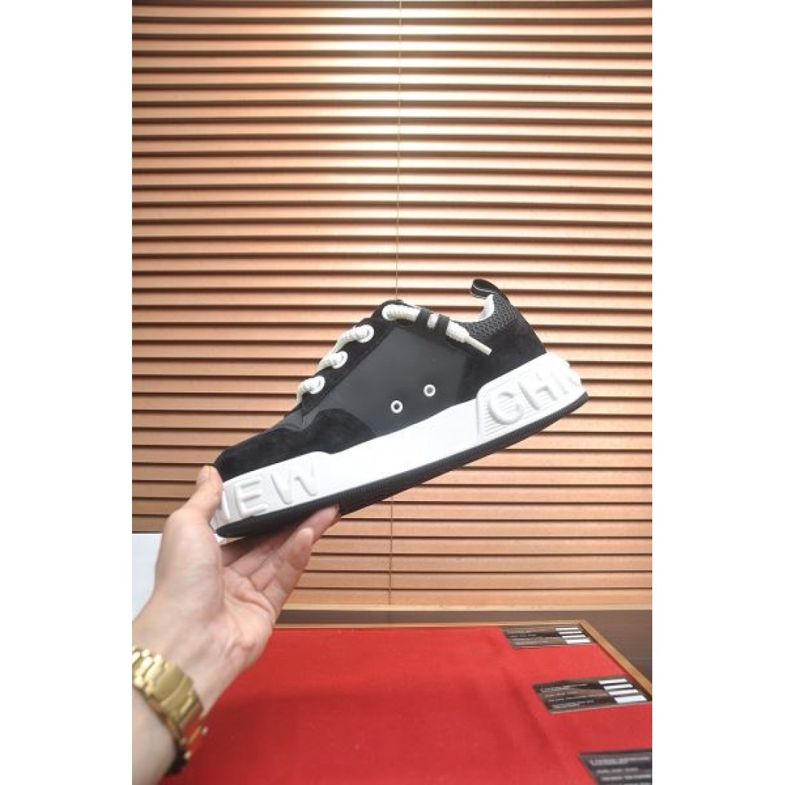  個性的 モダン GIVENCHY ジバンシィ コピー カジュアルシューズ 存在感 クール