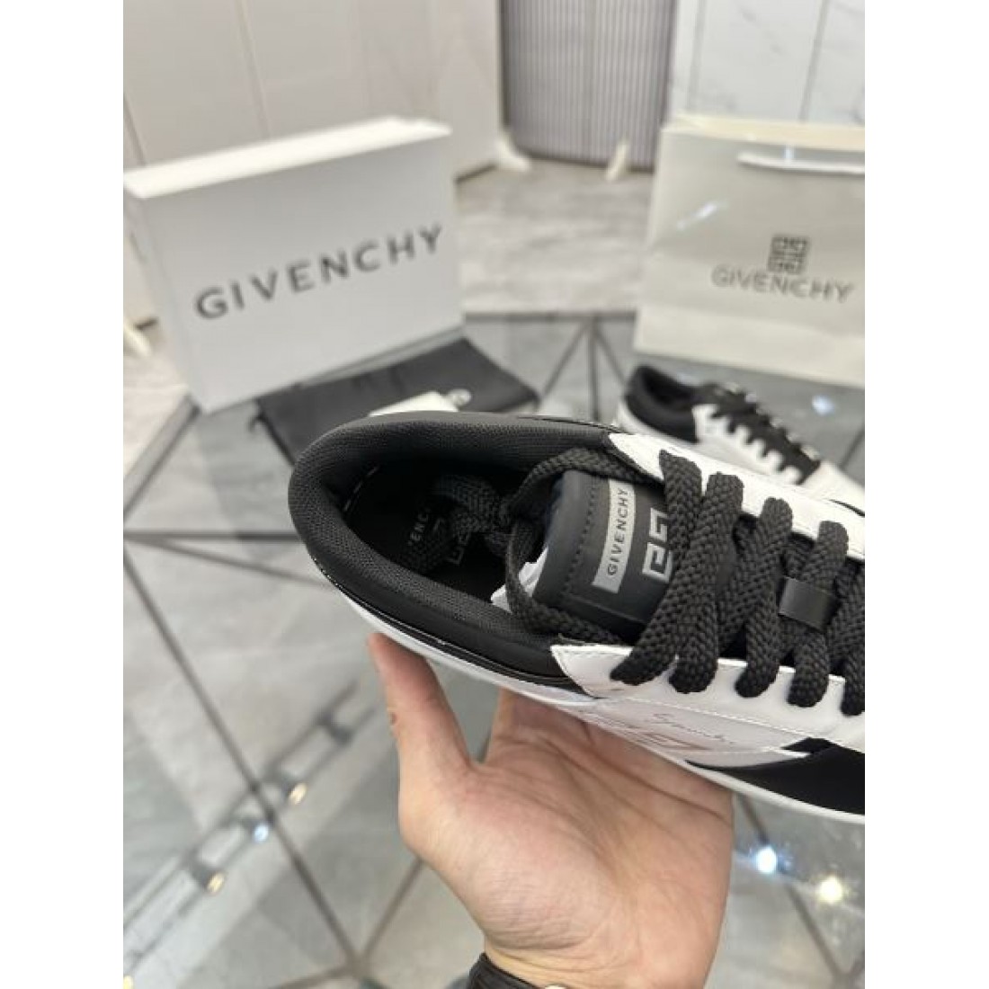 クール 上質 GIVENCHY ジバンシィ コピー カジュアルシューズ シャープ 印象的