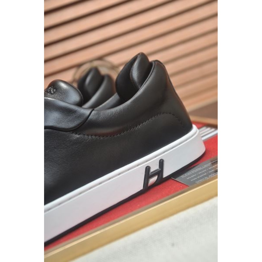 正統派 高級感 HERMES エルメス コピー カジュアルシューズ 洗練 大人向け