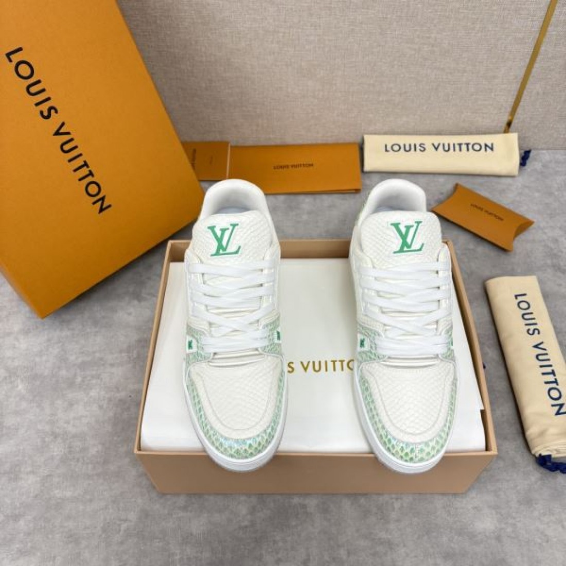 高品質 定番 LOUIS VUITTON ルイヴィトン コピー カジュアルシューズ 上品 安心感