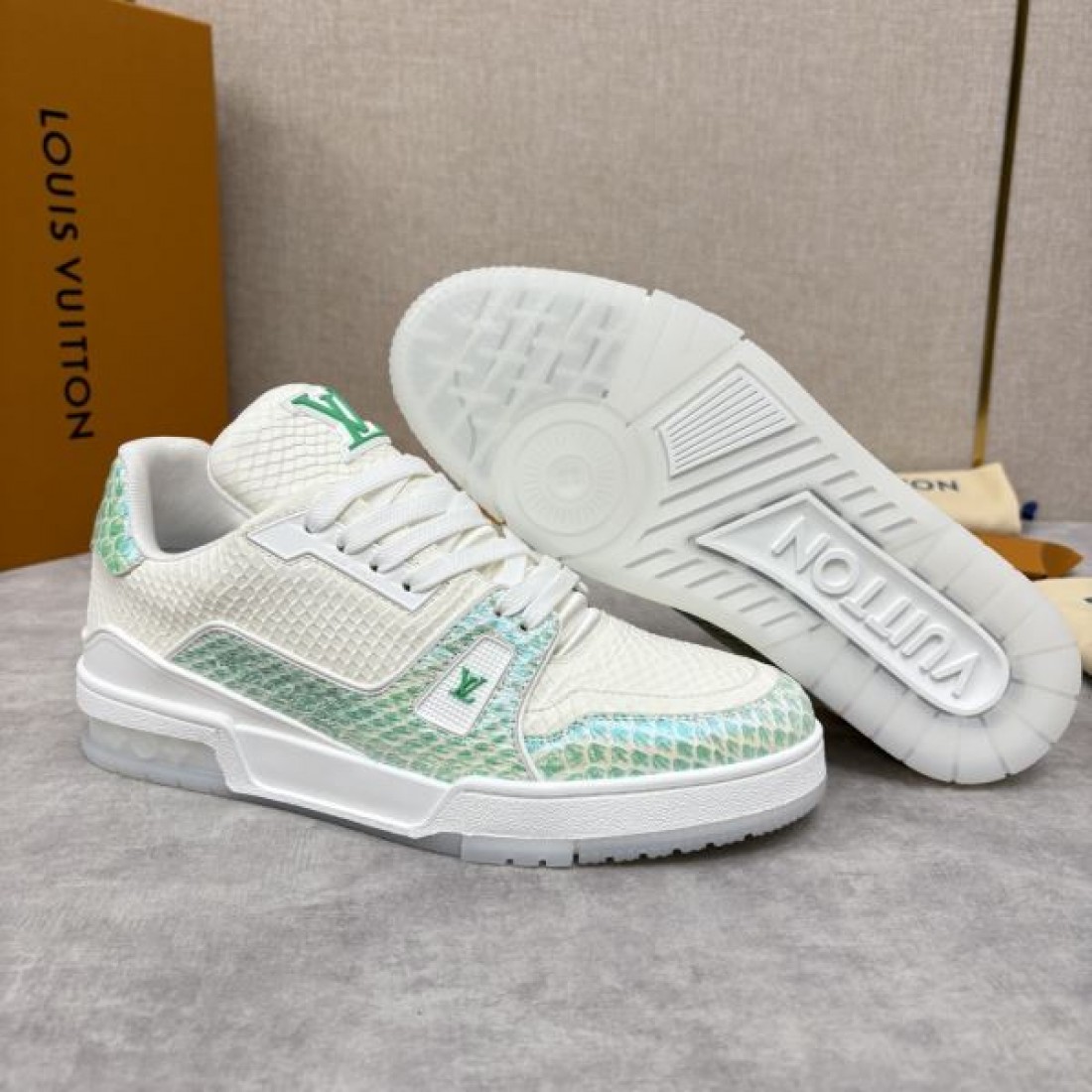 高品質 定番 LOUIS VUITTON ルイヴィトン コピー カジュアルシューズ 上品 安心感