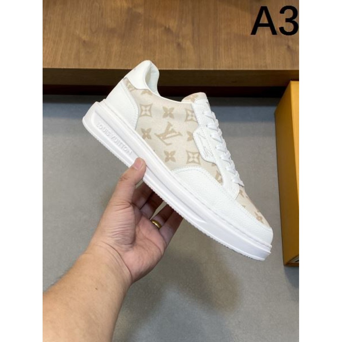 洗練 上品 LOUIS VUITTON ルイヴィトン コピー カジュアルシューズ 定評 人気