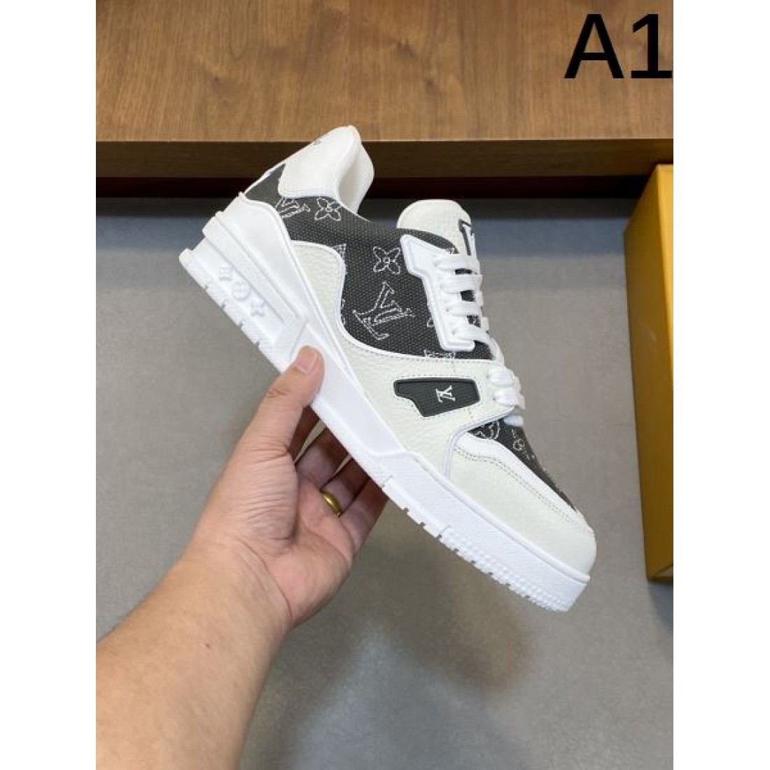 クラシック 高級感 LOUIS VUITTON ルイヴィトン コピー カジュアルシューズ 気品