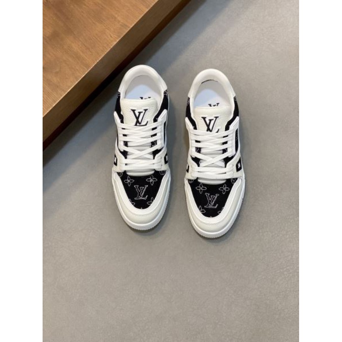 クラシック 高級感 LOUIS VUITTON ルイヴィトン コピー カジュアルシューズ 気品 