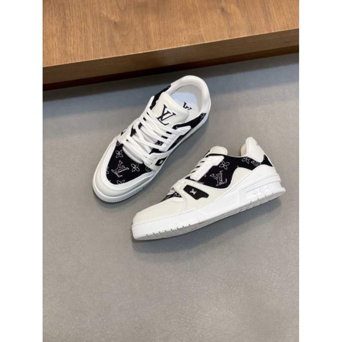 クラシック 高級感 LOUIS VUITTON ルイヴィトン コピー カジュアルシューズ 気品 