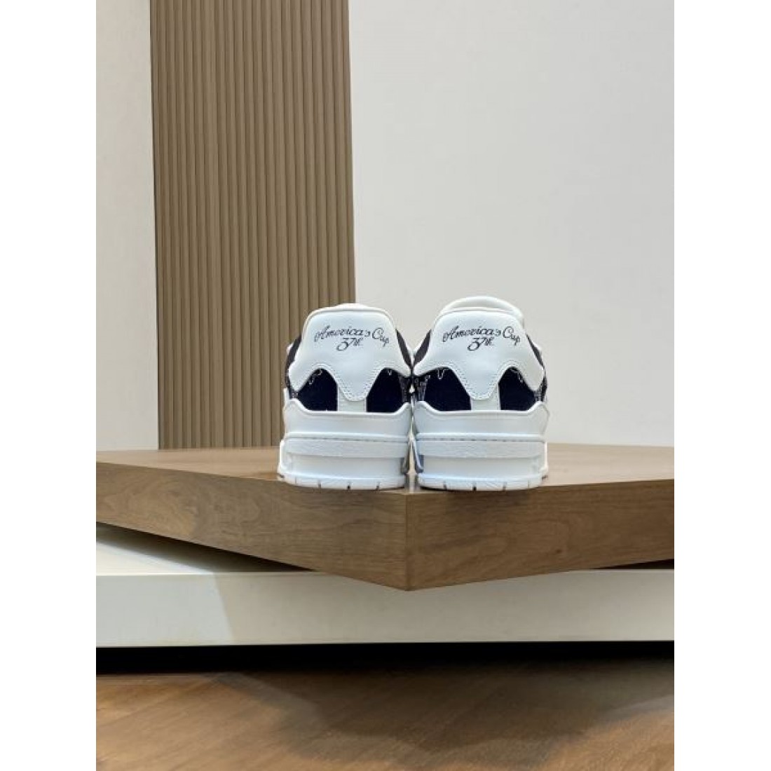 クラシック 高級感 LOUIS VUITTON ルイヴィトン コピー カジュアルシューズ 気品 