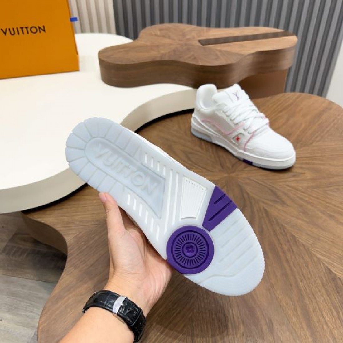 ラグジュアリー 王道 LOUIS VUITTON ルイヴィトン コピー カジュアルシューズ 上品