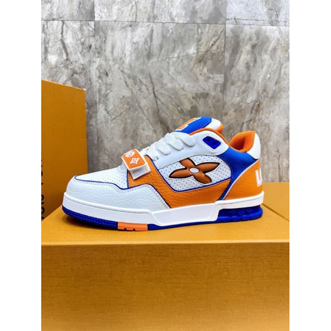 上質 エレガント LOUIS VUITTON ルイヴィトン コピー カジュアルシューズ 大人向け 定評