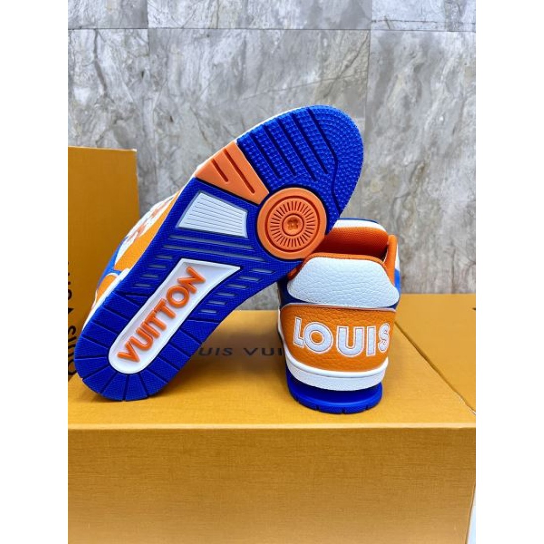 上質 エレガント LOUIS VUITTON ルイヴィトン コピー カジュアルシューズ 大人向け 定評