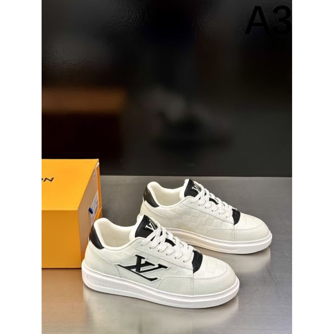 王道 ラグジュアリー LOUIS VUITTON ルイヴィトン コピー カジュアルシューズ 安定感 人気