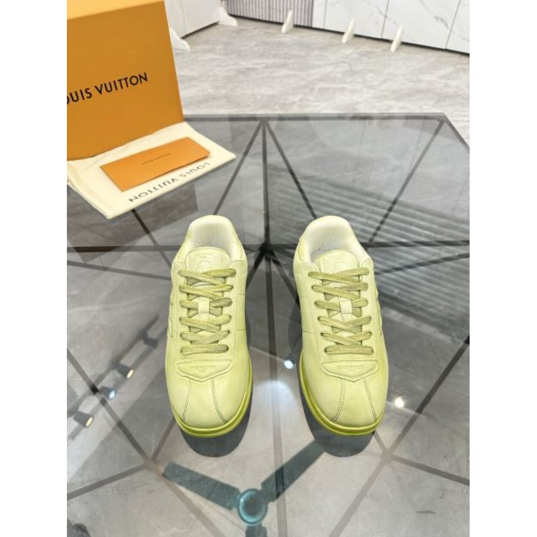 定番 高級感 LOUIS VUITTON ルイヴィトン コピー カジュアルシューズ 上品 洗練