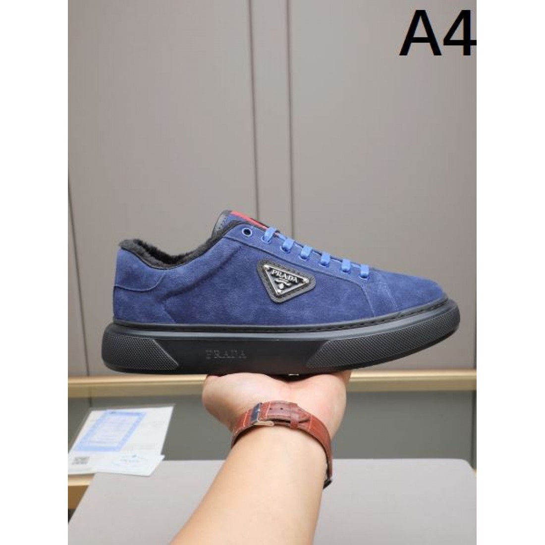 スタイリッシュ 高品質 PRADA プラダ コピー カジュアルシューズ 洗練 モダン