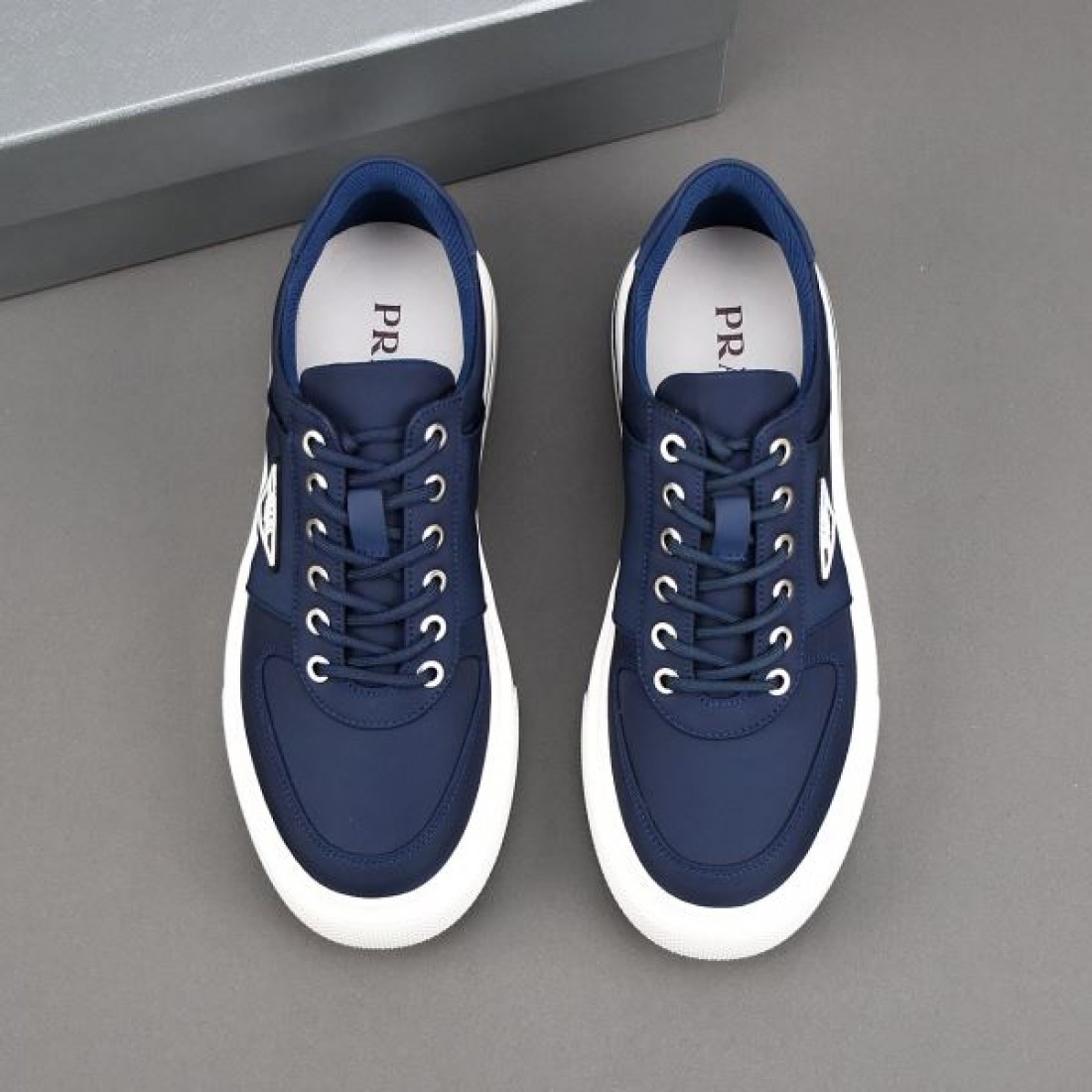 定番 高級 PRADA プラダ コピー カジュアルシューズ 上品 安定感