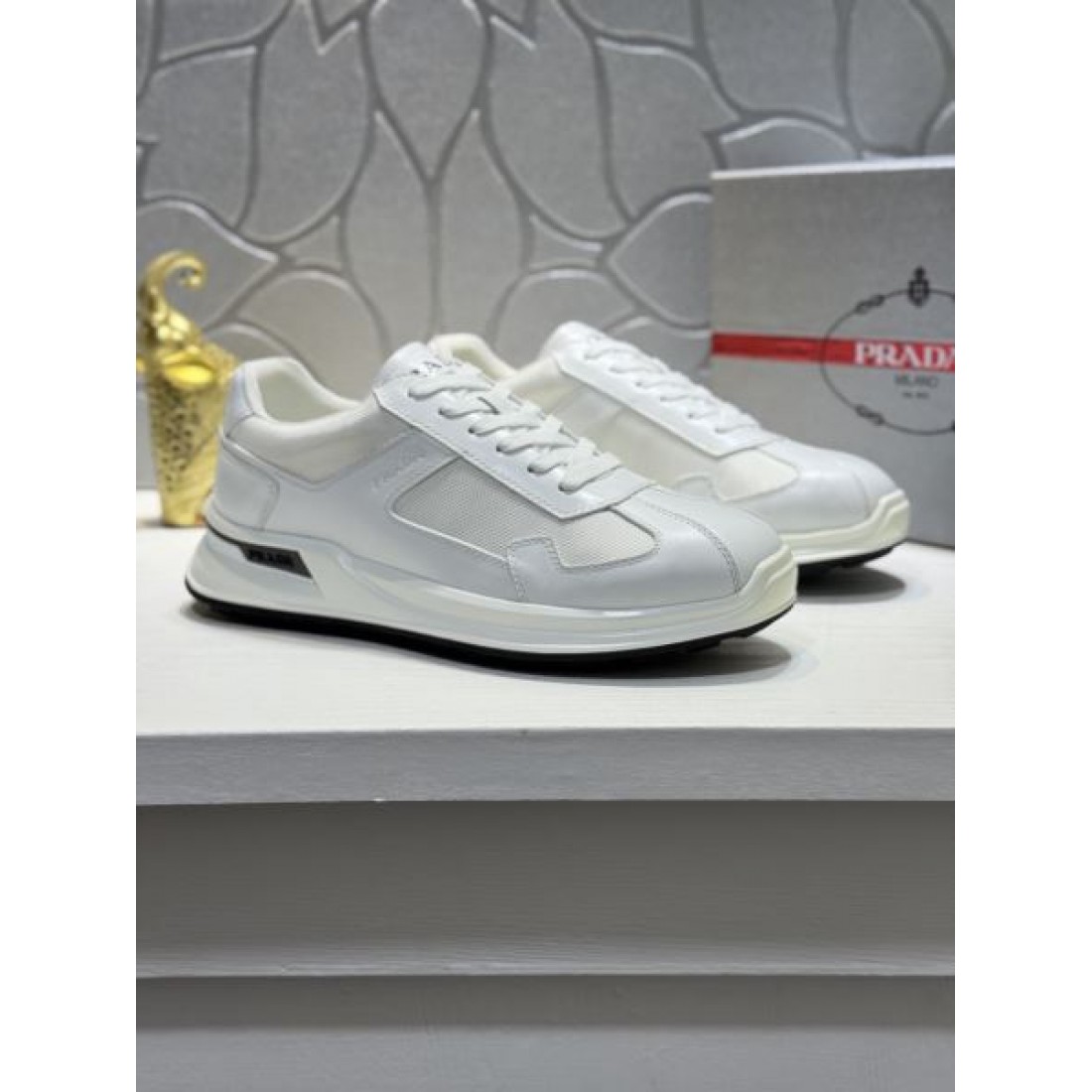 落ち着き 高品質 PRADA プラダ コピー カジュアルシューズ 端正 洗練