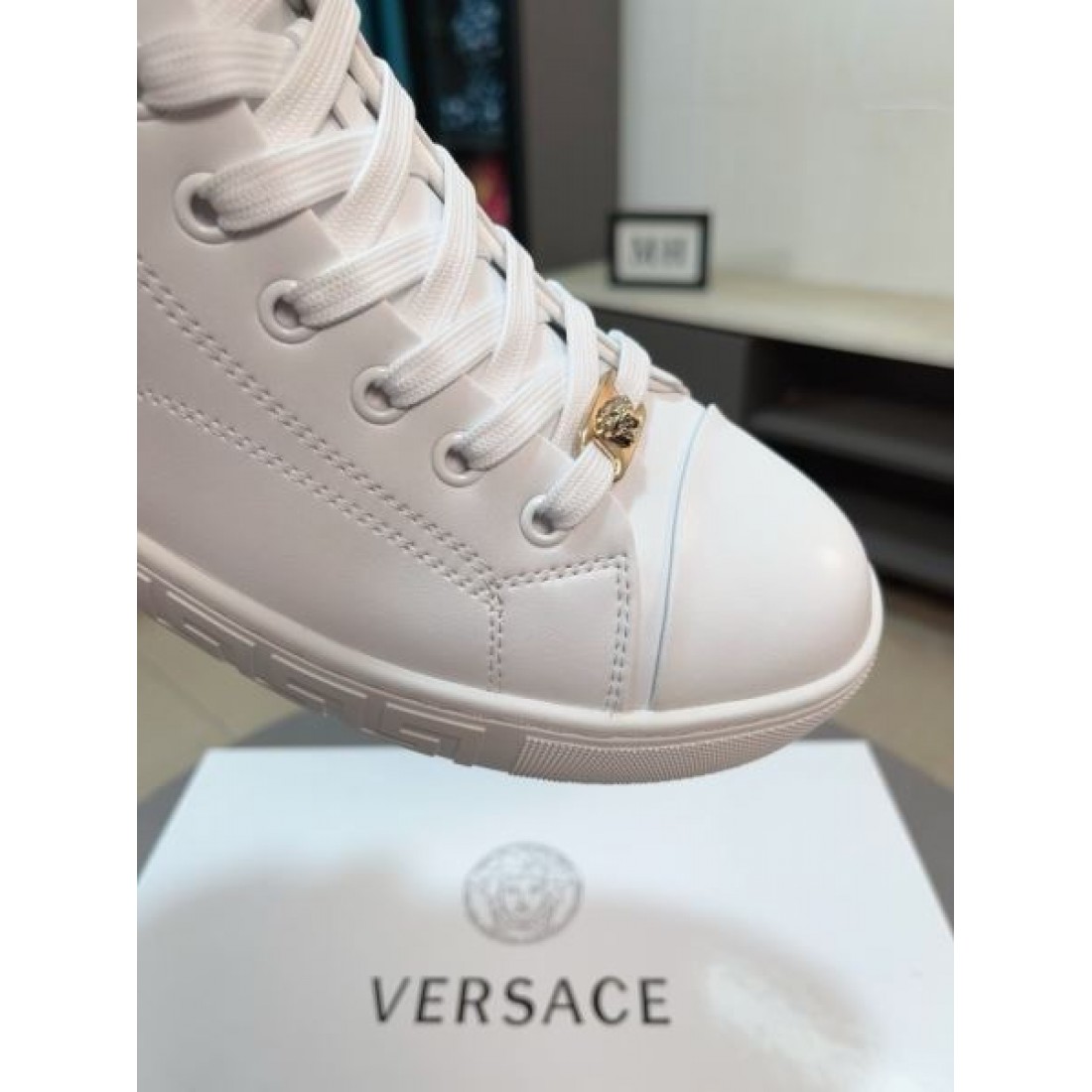 スタイリッシュ 高品質 VERSACE ヴェルサーチェ コピー カジュアルシューズ 洗練