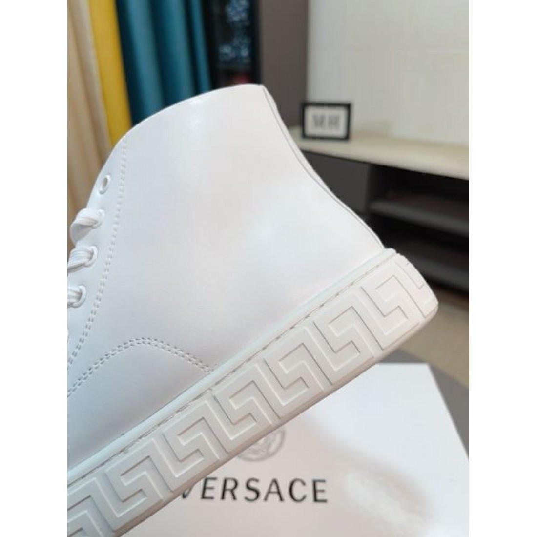 スタイリッシュ 高品質 VERSACE ヴェルサーチェ コピー カジュアルシューズ 洗練