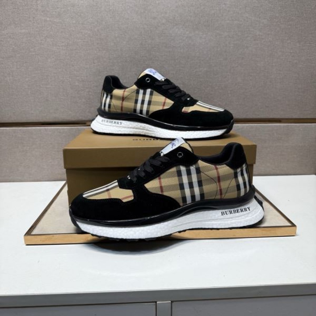 上品 高級感 BURBERRY バーバリー コピー スニーカー 定番 洗練