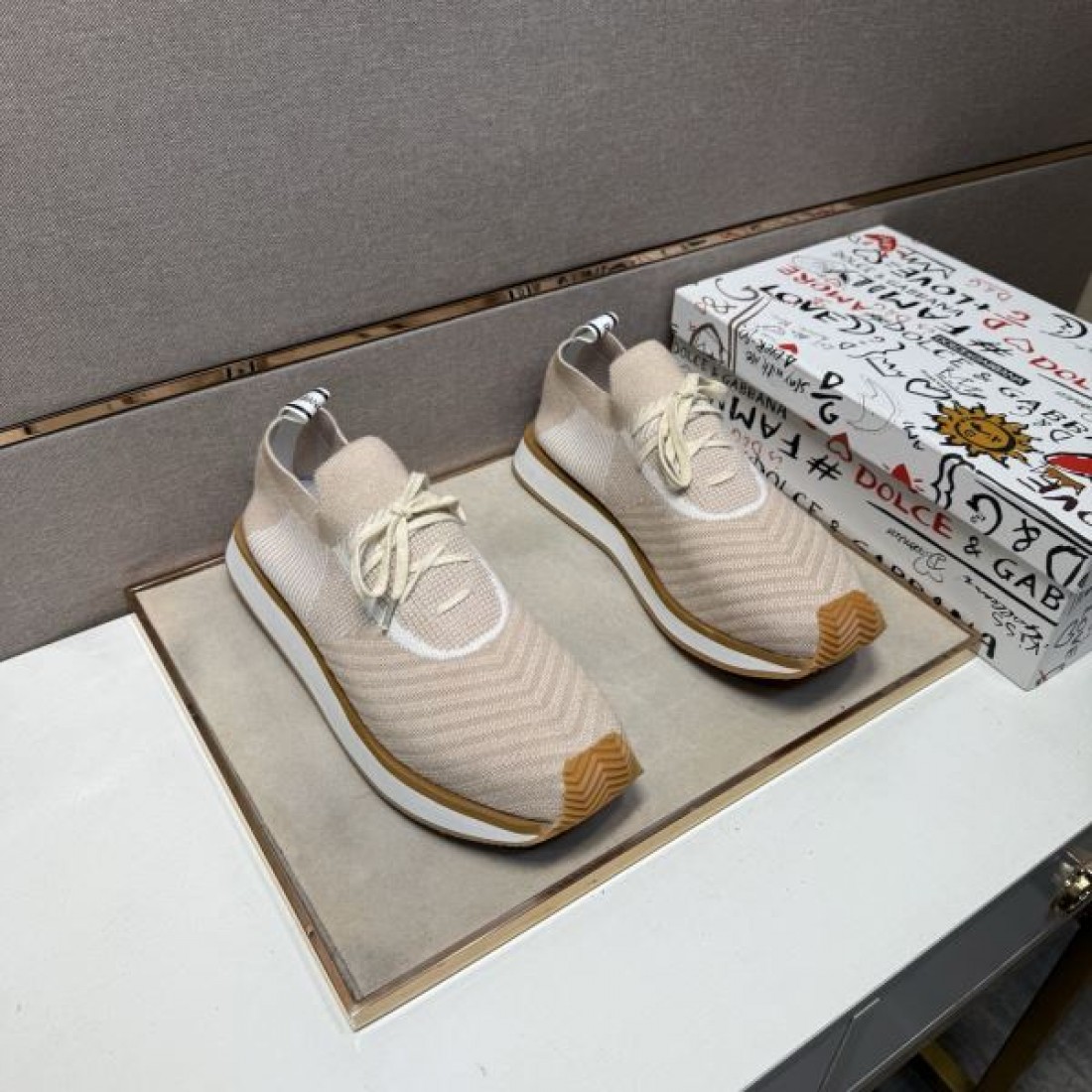  ラグジュアリー 高級感 DOLCE＆GABBANA ドルチェ＆ガッバーナ コピースニーカー 