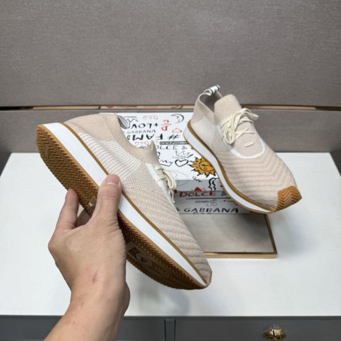  ラグジュアリー 高級感 DOLCE＆GABBANA ドルチェ＆ガッバーナ コピースニーカー 