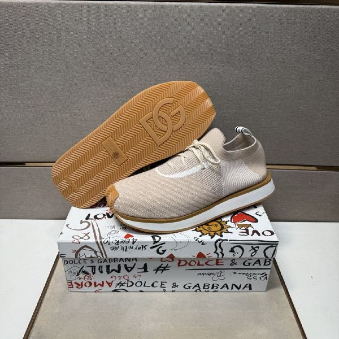  ラグジュアリー 高級感 DOLCE＆GABBANA ドルチェ＆ガッバーナ コピースニーカー 