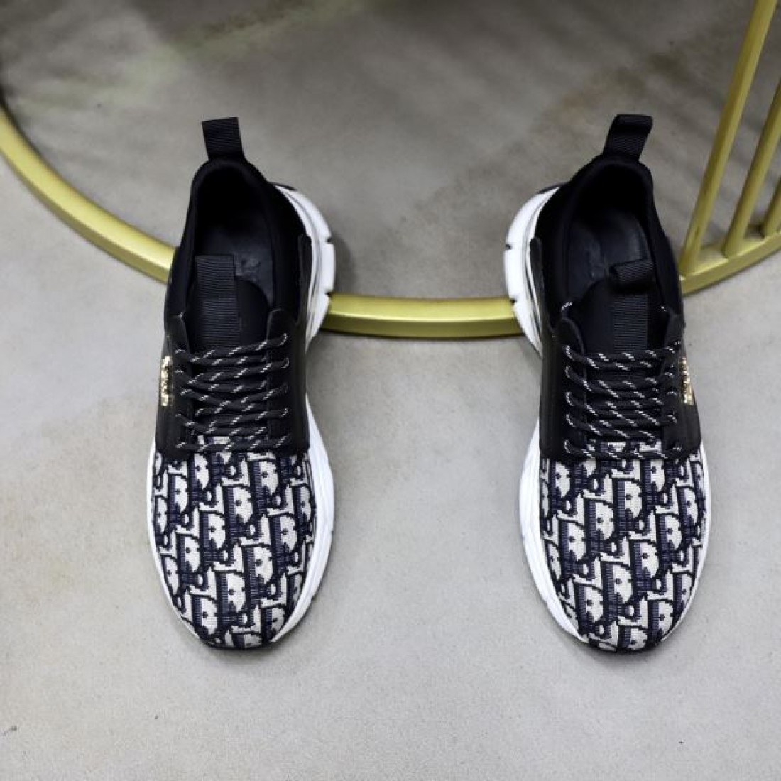 エレガント 高級感 DIOR ディオール コピー スニーカー 洗練 上品