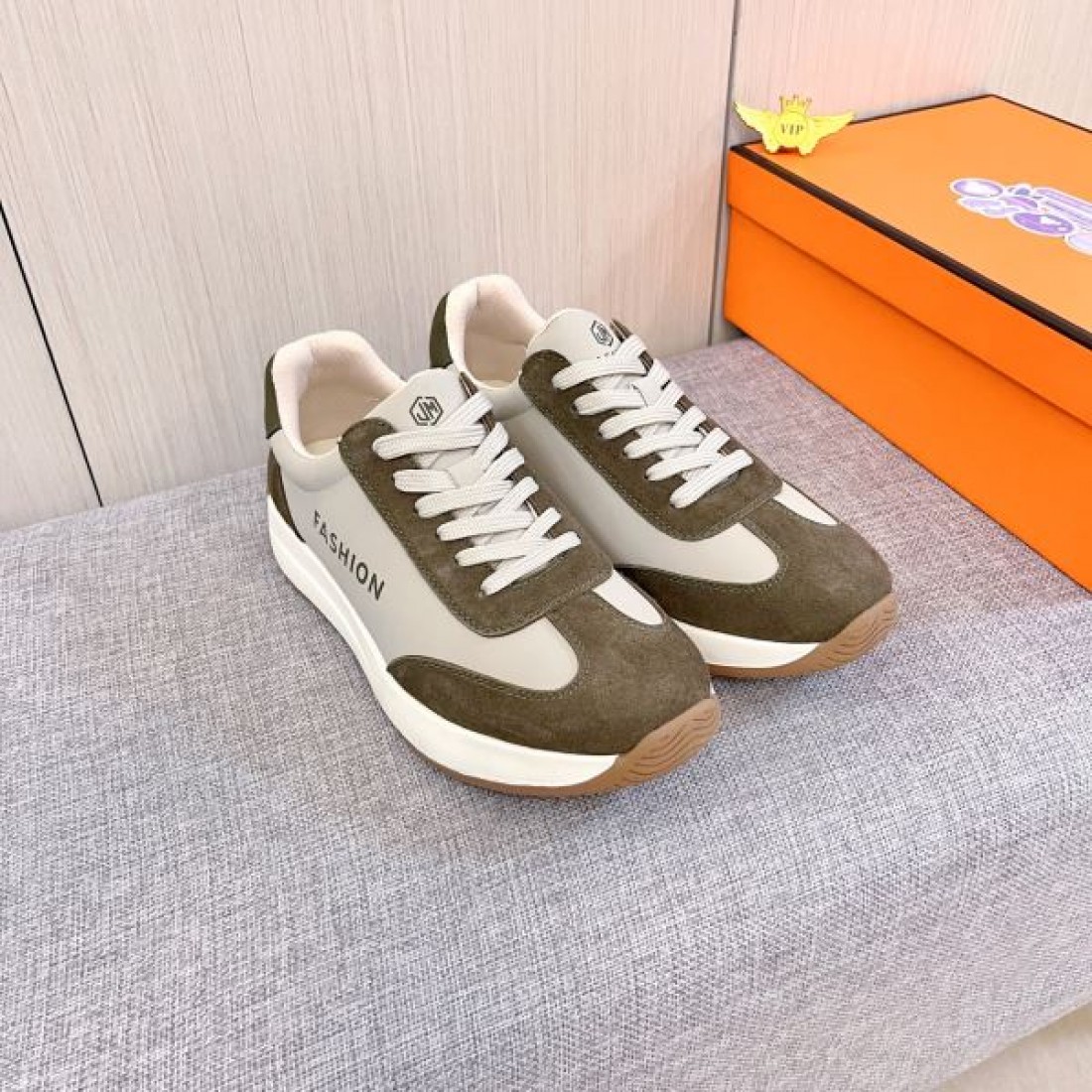 上品 高品質 FERRAGAMO サルヴァトーレ・フェラガモ コピー スニーカー 正統派 洗練