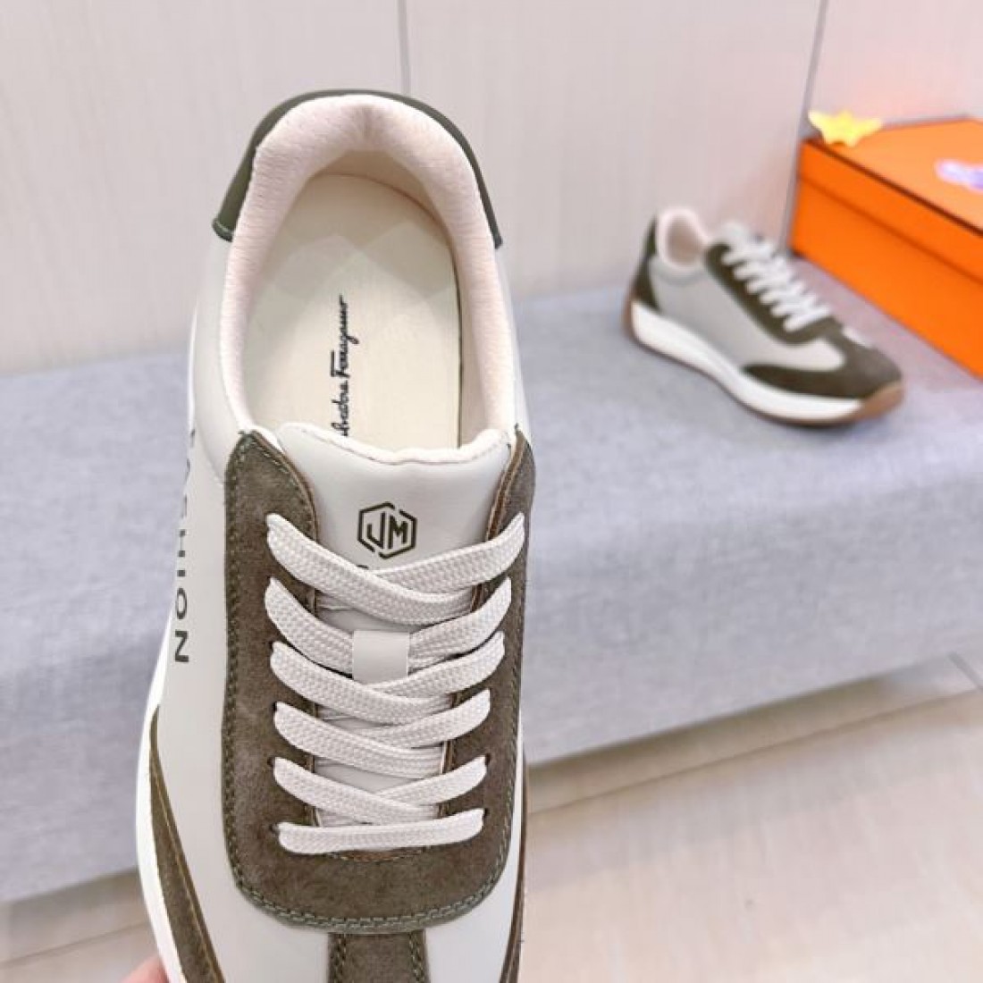 上品 高品質 FERRAGAMO サルヴァトーレ・フェラガモ コピー スニーカー 正統派 洗練