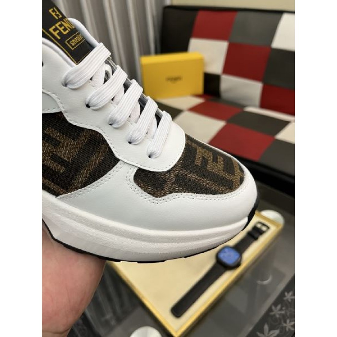 モダン 高級感 FENDI フェンディ コピー スニーカー 洗練 上品