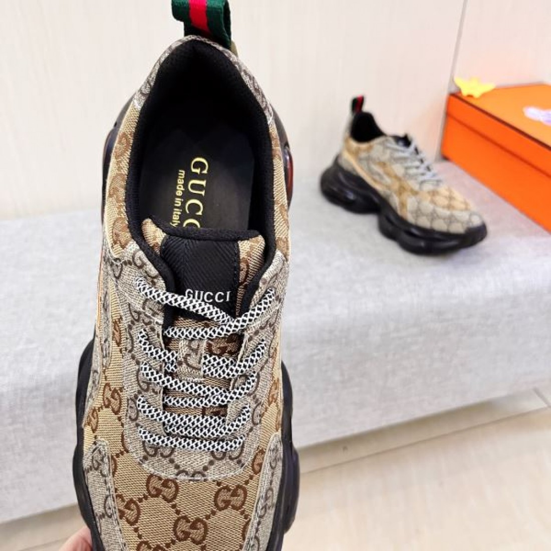 スタイリッシュ 定番 GUCCI グッチ コピー スニーカー 洗練 安定感