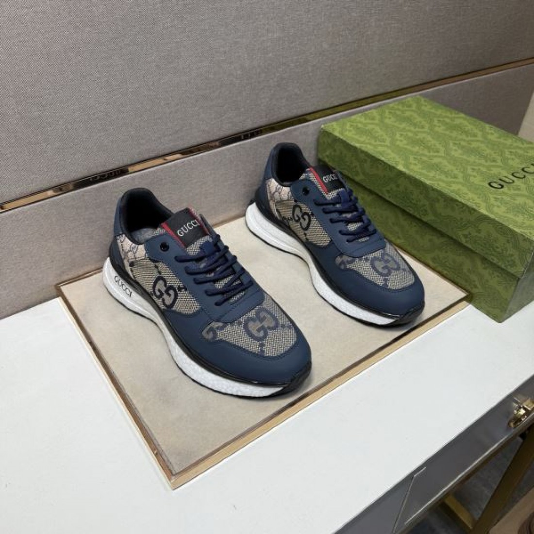  シンプル 高品質 GUCCI グッチ コピー スニーカー 上品 落ち着き