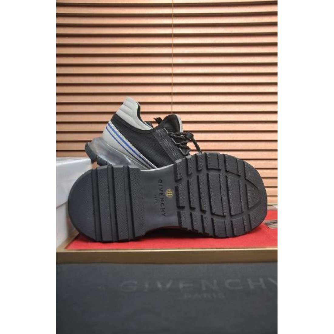 クール 高品質 GIVENCHY ジバンシィ コピー スニーカー 洗練 印象的