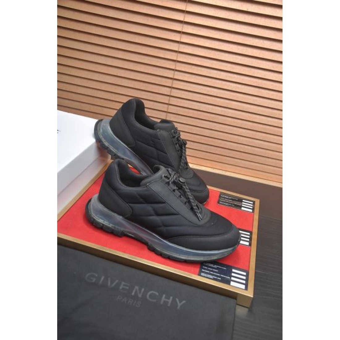  スタイリッシュ 上質 GIVENCHY ジバンシィ コピー スニーカー シャープ 高級感