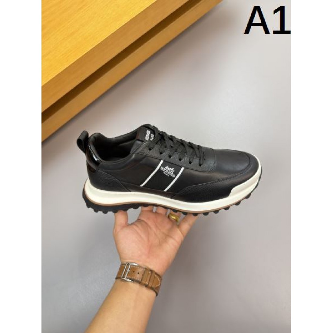 上質 高級感 HERMES エルメス コピー スニーカー 洗練 上品