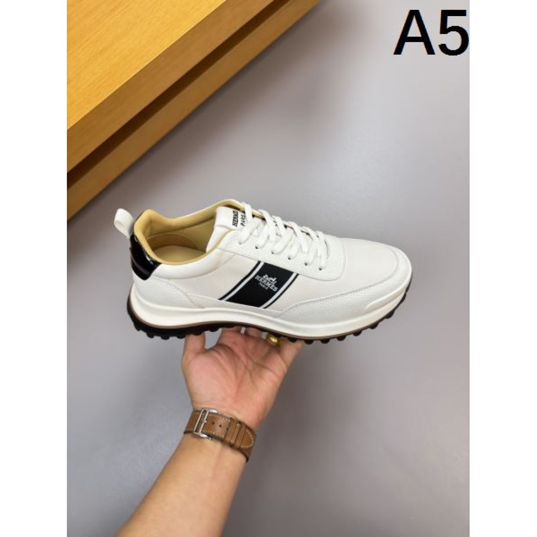 上質 高級感 HERMES エルメス コピー スニーカー 洗練 上品