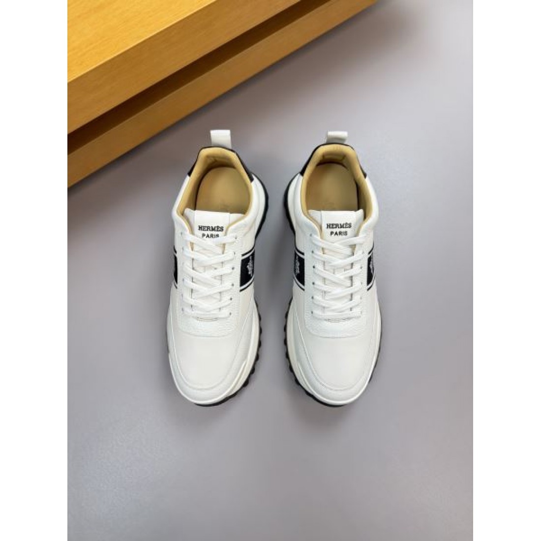 上質 高級感 HERMES エルメス コピー スニーカー 洗練 上品