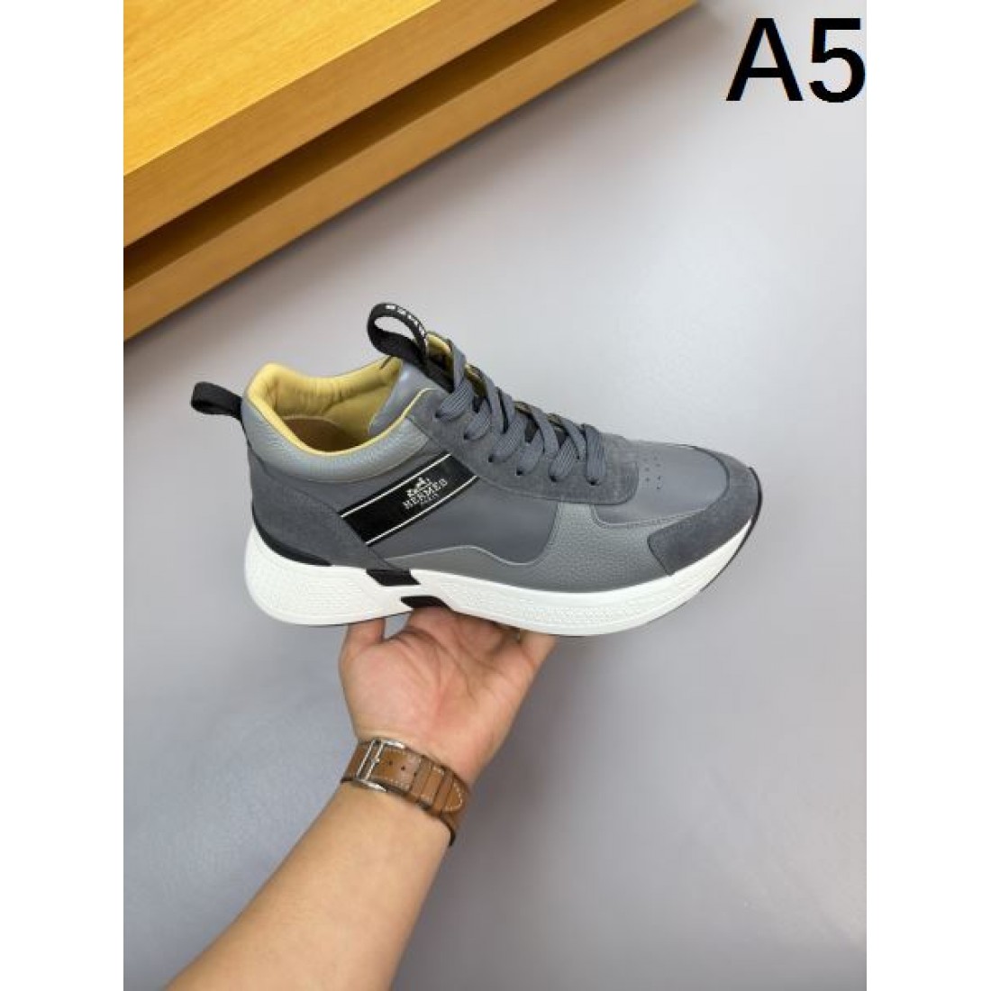 上品 エレガント HERMES エルメス コピー スニーカー 洗練 高級感