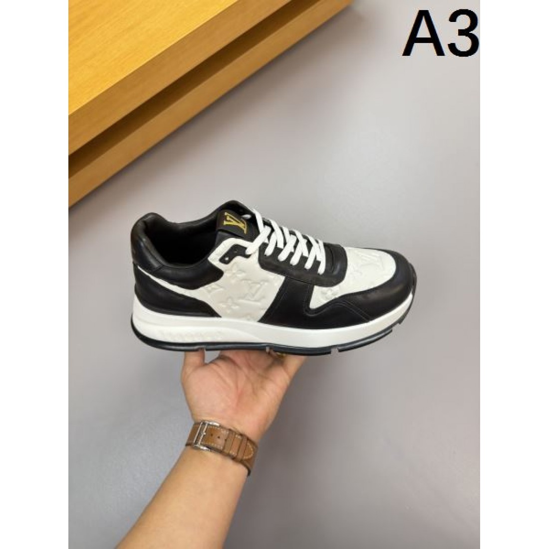  ラグジュアリー 王道 LOUIS VUITTON ルイヴィトン コピー スニーカー 安定感 人気