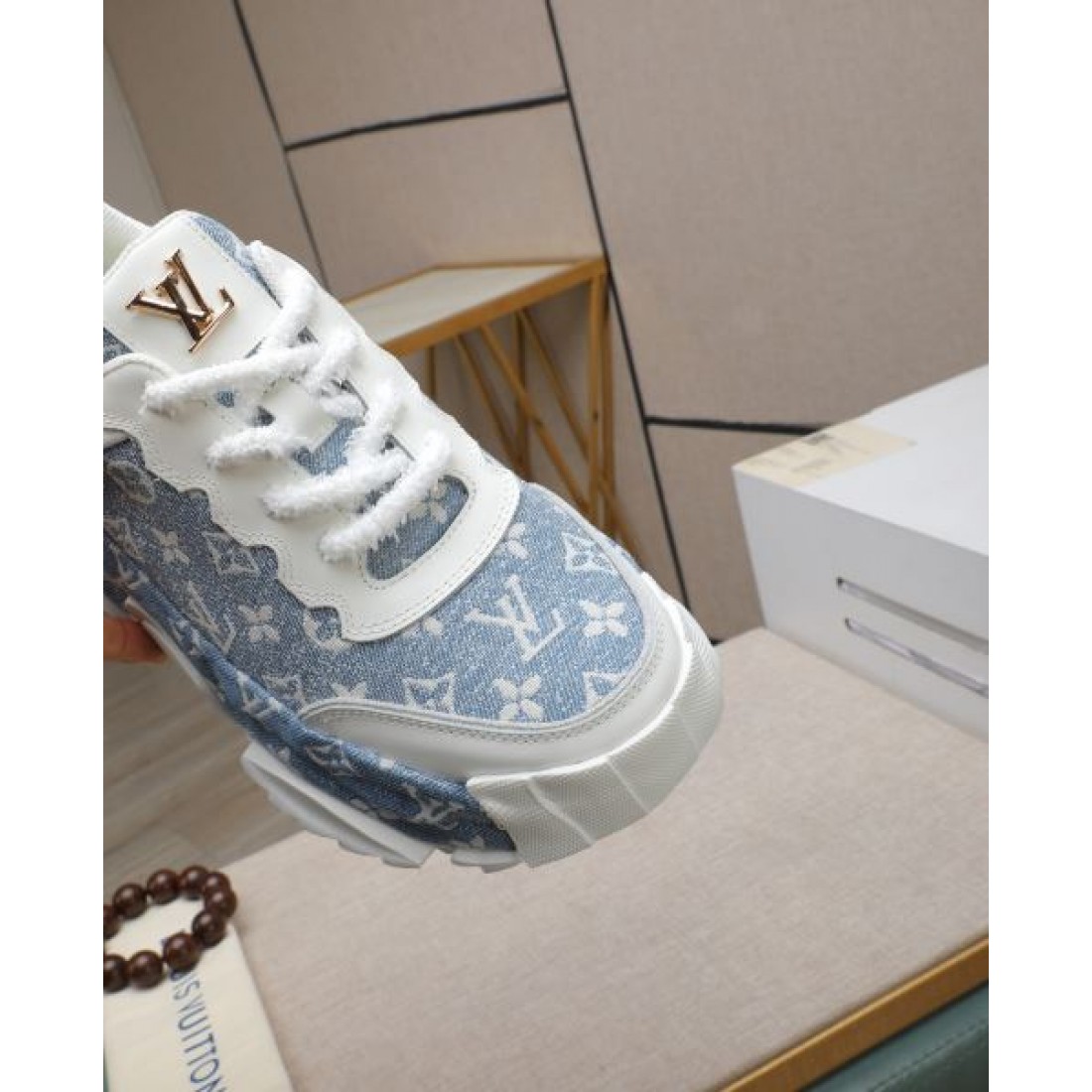 定番 高級感 LOUIS VUITTON ルイヴィトン コピー スニーカー 上品 洗練