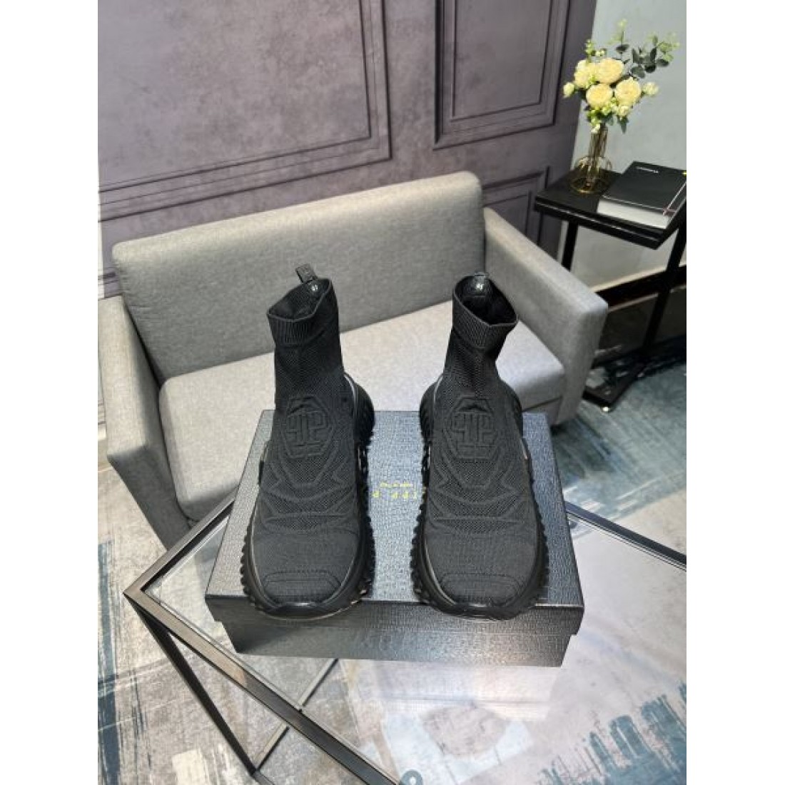 個性派 高級感 PHILIPP PLEIN フィリッププレイン コピー スニーカー 存在感 抜群