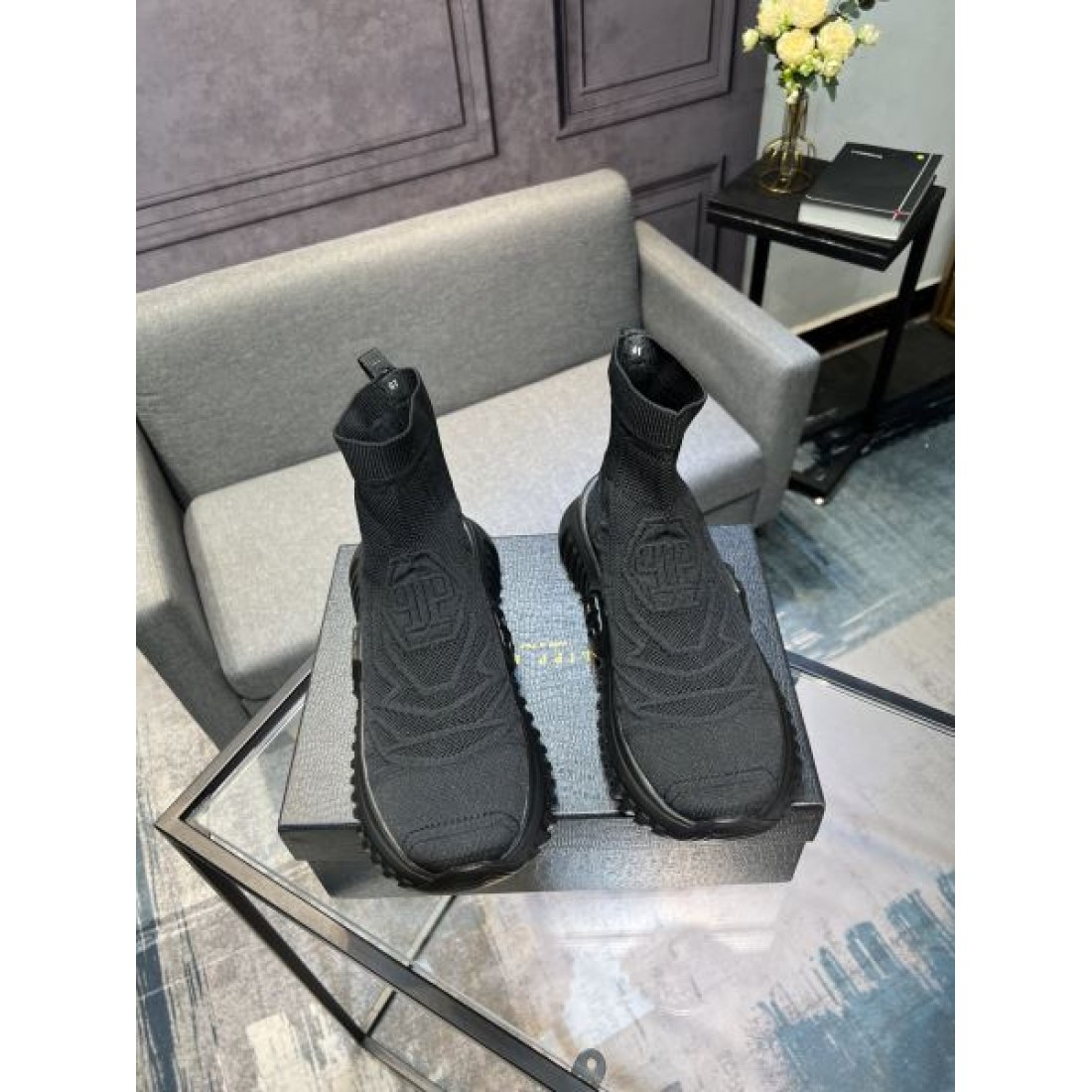 個性派 高級感 PHILIPP PLEIN フィリッププレイン コピー スニーカー 存在感 抜群