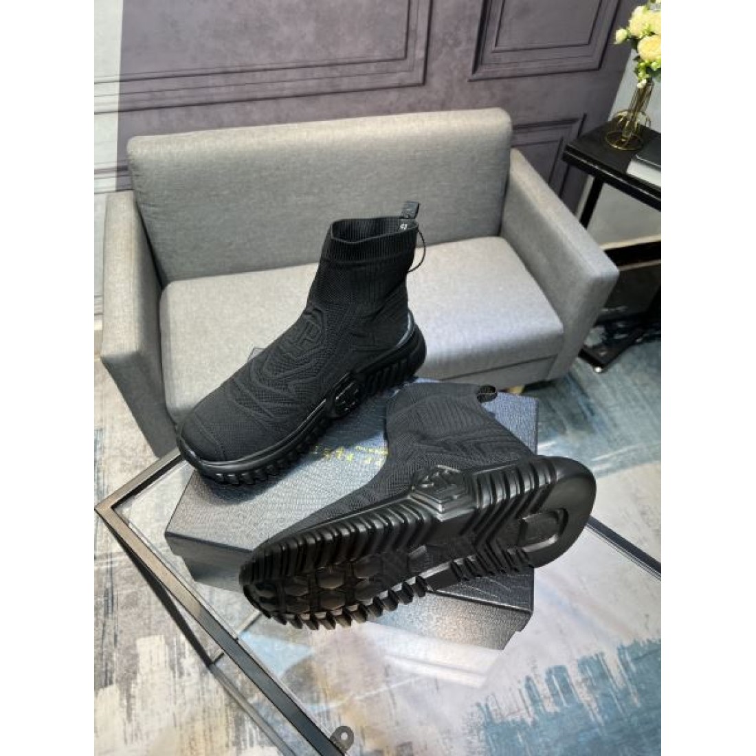 個性派 高級感 PHILIPP PLEIN フィリッププレイン コピー スニーカー 存在感 抜群