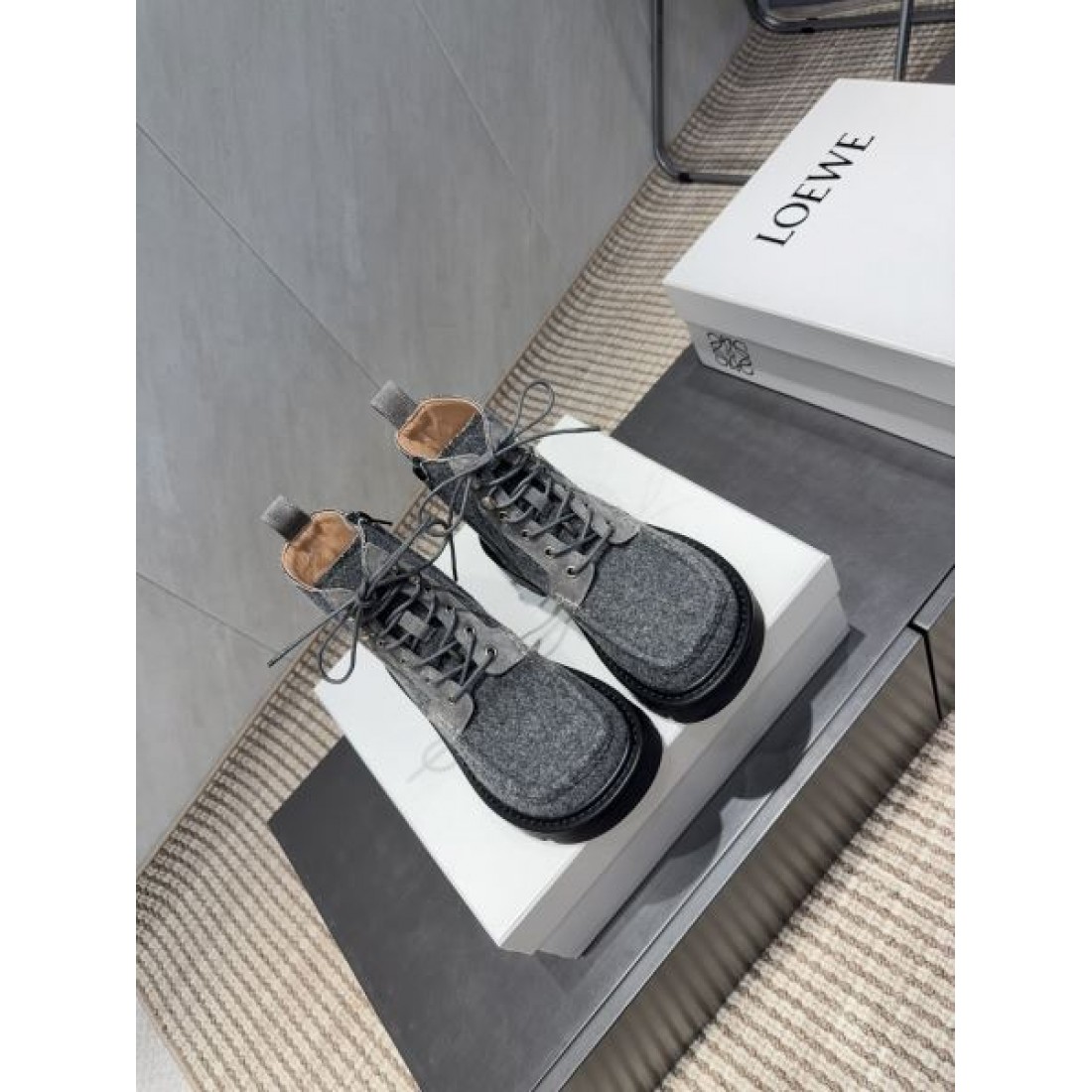 上質 落ち着き LOEWE ロエベ スーパーコピー ブーツ シンプル 洗練